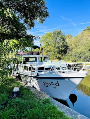 The Good Vibes, the boat to Chill